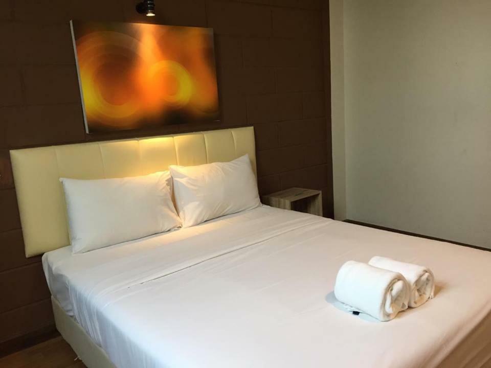 Hotel The Zell Buriram Exterior foto